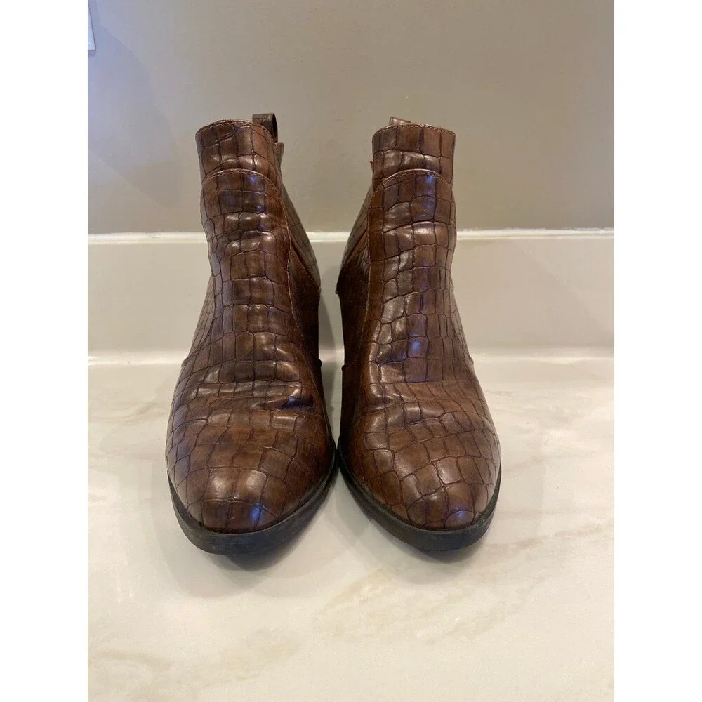 Mia HART Cuban Boots‎ Faux Leather Crocodile Sz 9 M Brown Bootie  Chunky Heel